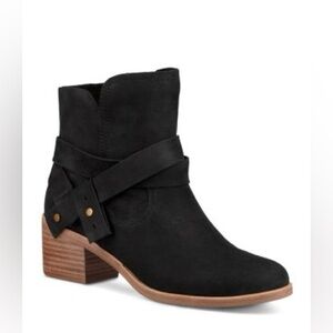 Black Ugg Womens Elora Ankle Boot size 9.5